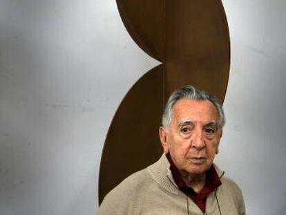 Andreu Alfaro, en su estudio de Godella (Valencia), en 2008.
