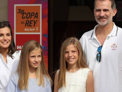 Los Reyes, con sus hijas, este jueves en Palma.