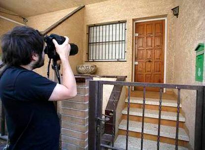 Entrada del piso en cuyo interior se halló el cuerpo de la mujer fallecida en 2001.