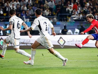 Antoine Griezmann marca su gol 174 con la camiseta del Atlético en la Supercopa y al Madrid.