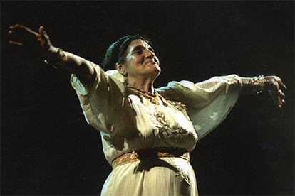 Actuación de Cheikha Rimitti en el XV Festival Internacional de Getxo, Vizcaya, en el año 1999.