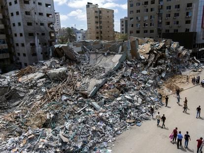 Restos del edificio que albergaba oficinas de varios medios de comunicación, destruido por bombardeos israelíes el pasado 17 de mayo.