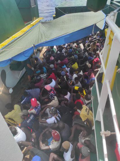 Migrants aboard the 'Tajo River'.