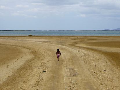 Vista parcial de la bahía de Portete en la Alta Guajira, a unos tres kilómetros de Portete y donde sus pobladores van a pescar o bañarse. 