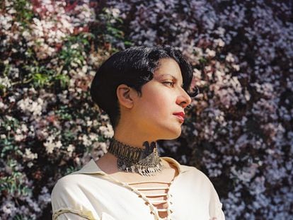 Fatima Al Qadiri celebra la melancolía como forma cultural en ‘Medieval Femme’ (Hyperdub, 2021).