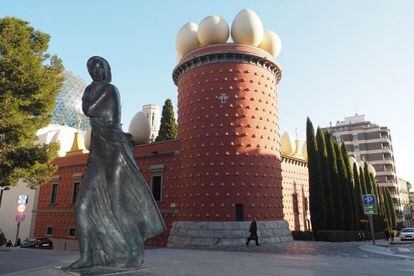 Homenaje a la tramontana en Figueres.