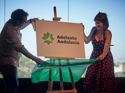 Asamblea Constituyente de Adelante Andalucía, con el alcalde de Cádiz, José María González 'Kichi', y la parlamentaria andaluza Teresa Rodríguez.