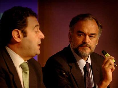 Gerardo Camps y Esteban González Pons, ayer tras el Pleno del Consell.
