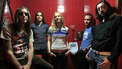 Los integrantes de la banda Sex Museum, fotografiados en 2011 en un local de Malasa&ntilde;a. 