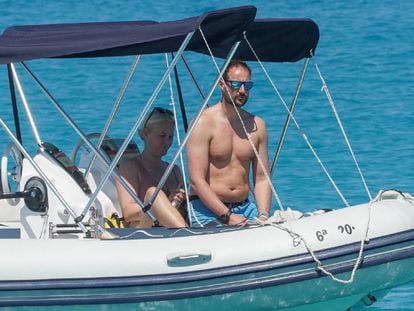 Los príncipes Haakon y Mette Marit de Noruega, en Formentera.