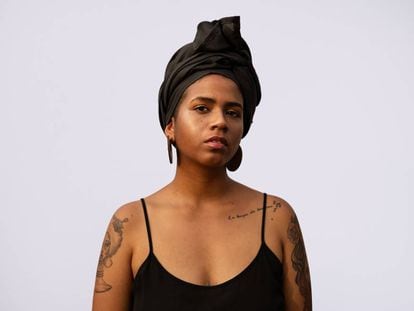 Retrato de una mujer afroamericana del proyecto Muéstranos
