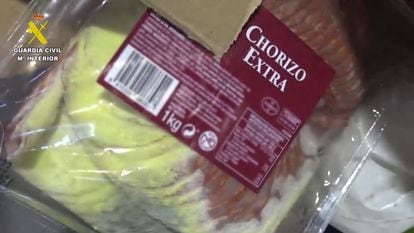 ‘Chuches’ caducadas, embutido con moho... incautadas 16 toneladas de alimentos no aptos para el consumo en Calatayud
