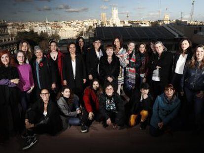 Las mujeres están llamadas a movilizarse en un día marcado por el éxito de 2018 y el riesgo de involución. EL PAÍS reúne a una veintena de profesionales de todos los ámbitos para escuchar sus razones