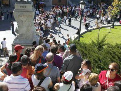 Colas a las puertas del Prado, una de las instituciones que mejor maneja las armas del mecenazgo.