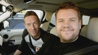 Aprovechando que era uno de los protagonistas del espectáculo del intermedio de la Super Bowl, James Corden invitó a su 'Carpool Karaoke' al cantante de Coldplay, Chris Martin.