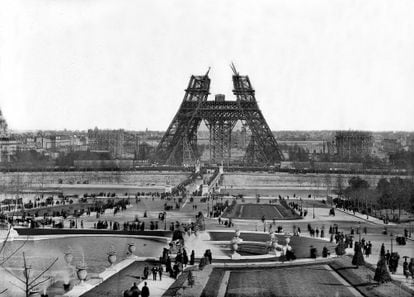 Construction of the Eiffel Tower, Paris, for the Universal Exhibition on April 15, 1888.