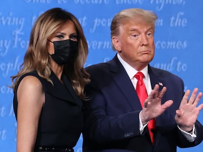 Donald Trump y Melania Trump, tras el último debate contra Joe Biden el jueves.