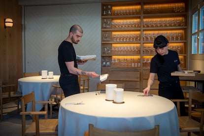 Room of the OSA restaurant, in the Ribera del Manzanares, in Madrid.