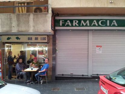 Farmacia cerrada en la ciudad de Tarragona.