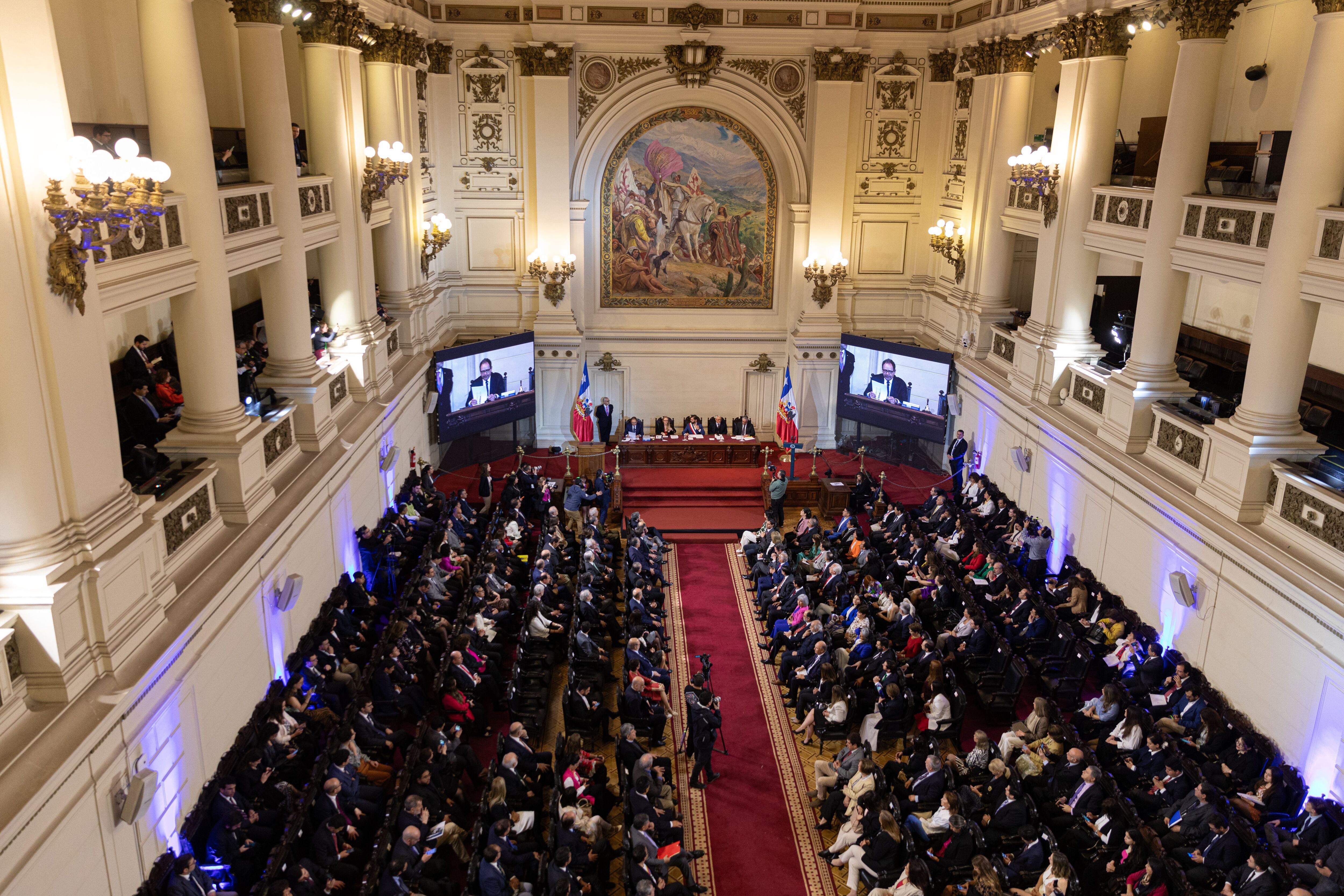Vista del Salón de Honor de la sede del Congreso Nacional de Santiago, este martes.