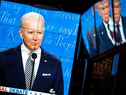 El primer debate de la campaña de 2020, celebrado el 29 de septiembre en Cleveland entre Joe Biden y Donald Trump, visto desde el Walters Sports Bar, de Washington.