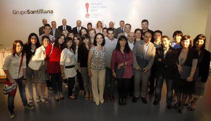 Foto de familia de los ganadores en la XXXII edición de los premios del grupo editorial