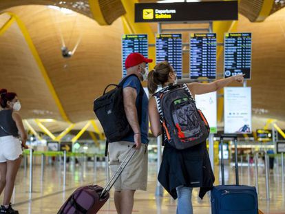 España recibe 2,2 millones de turistas extranjeros en junio y multiplica por 10 los de un año antes