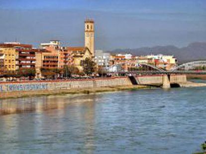 El río Ebro a su paso por Tortosa.
