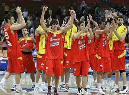 Los jugadores de la selección española celebran su pase a semifinales.
