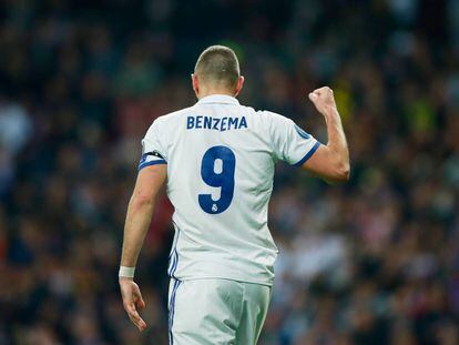 Karim Benzema celebra un gol contra el Borussia Dortmund.