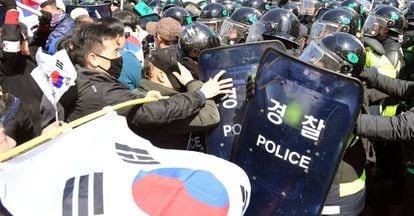 Protestas en Seúl tras conocerse la sentencia.