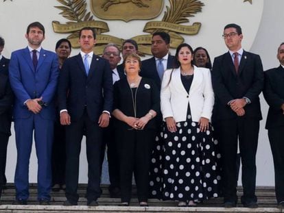 Michelle Bachelet, junto a Juan Guaidó, durante su visita a la Asamblea Nacional de Venezuela. 