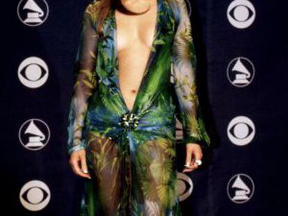 El modelito de Versace que llev&oacute; JLo en los Grammy de 2000 este a&ntilde;o est&aacute; prohibido.