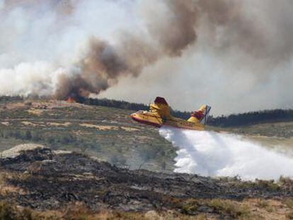 La Agencia Estatal de Meteorología ha puesto este martes tres cuartas partes de España en riesgo alto, muy alto y extremo de incendio