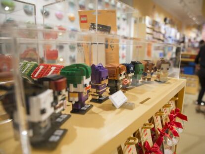 LEGO ofrece la posibilidad de crear figuras de tus personajes favoritos de las películas.