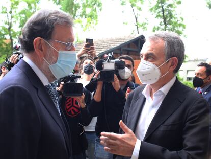 Mariano Rajoy y José Luis Rodríguez Zapatero en un acto de homenaje a Alfredo Pérez Rubalcaba, este lunes.