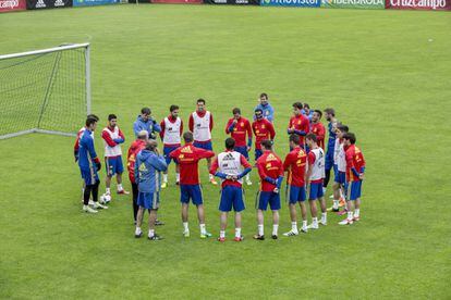 Del Bosque amb els jugadors de la selecció a Schruns (Àustria).