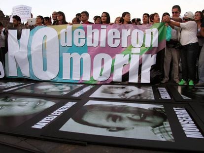 Manifestación de los padres de los niños fallecidos, en 2013.