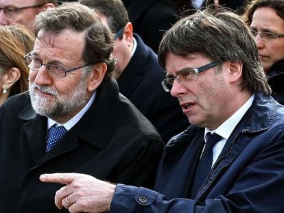 Homenaje a las victimas del accidente de Germanwings, presidido por los presidentes Rajoy y Puigdemont.