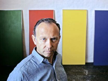 El artista Ellsworth Kelly, en su estudio de Nueva York, en 1968.