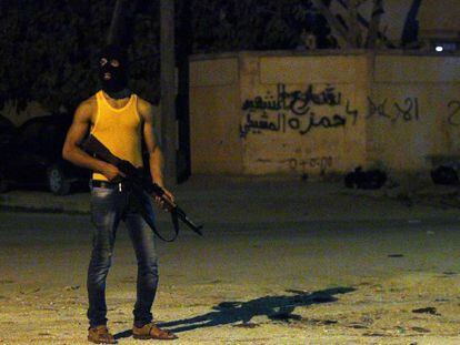 Un hombre armado, en Bengasi el 29 de julio