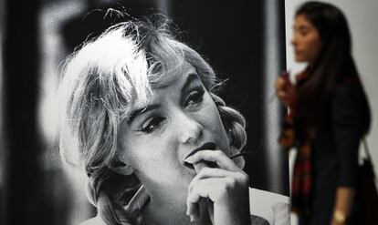 Marilyn, en un descanso del rodaje de 'Vidas rebeldes', en una imagen de Dennis Stock