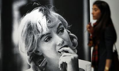 Marilyn, en un descanso del rodaje de &#039;Vidas rebeldes&#039;, en una imagen de Dennis Stock    