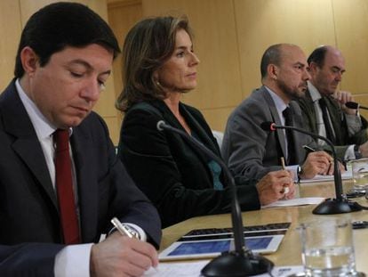 El edil Pedro Calvo; la alcaldesa, Ana Botella; el vicealcalde, Miguel Ángel Villanueva, y el delegado de Seguridad, Antonio de Guindos.