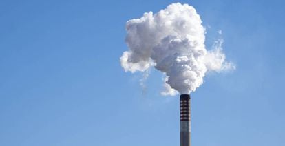 Emisiones de una planta industrial.