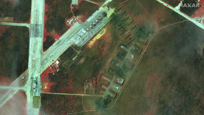 Imagen satelital del 10 de agosto de la base aérea de Saki, en Crimea.