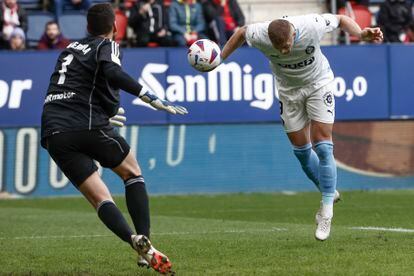 El centrocampista ucraniano del Girona Viktor Tsygankov marca el segundo gol del Girona.