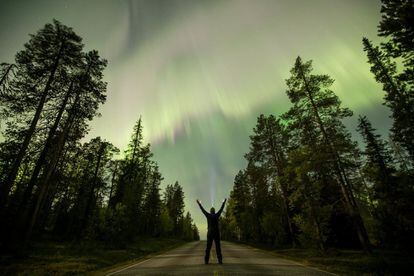 La aurora boreal cerca del pueblo de Pllas, en Laponia (Finlandia). 