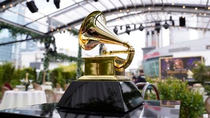 Un gramófono utilizado como decoración en la gala 63 de los Grammy, celebrada en marzo de 2021.