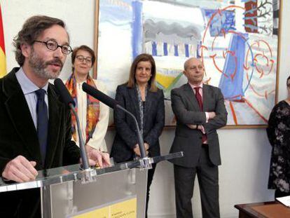 Jos&eacute; Mar&iacute;a Lassalle, en su toma de posesi&oacute;n. A la derecha, Rogelio Blanco.